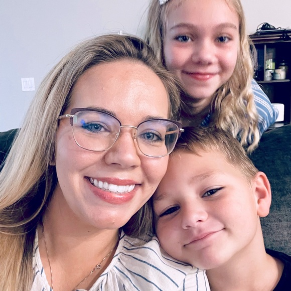 Meet your Posher, Amanda - Picture 1 of 1